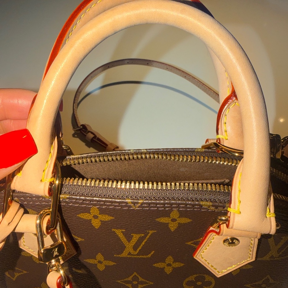 Louis Vuitton Alma BB in excellent condition w/ tags & receipt included!! - Picture 10 of 14